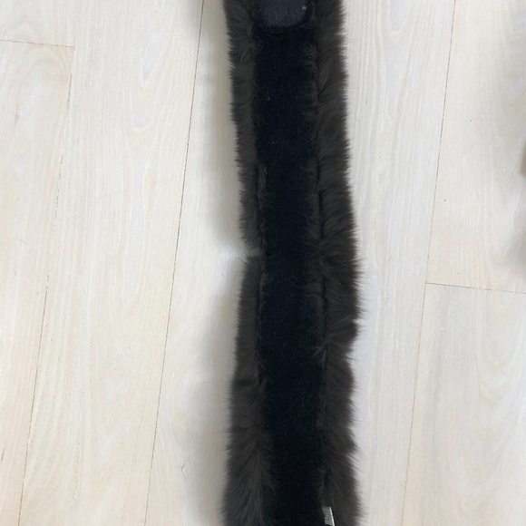 24" Brown Fox Fur Collar - Picture 5 of 6